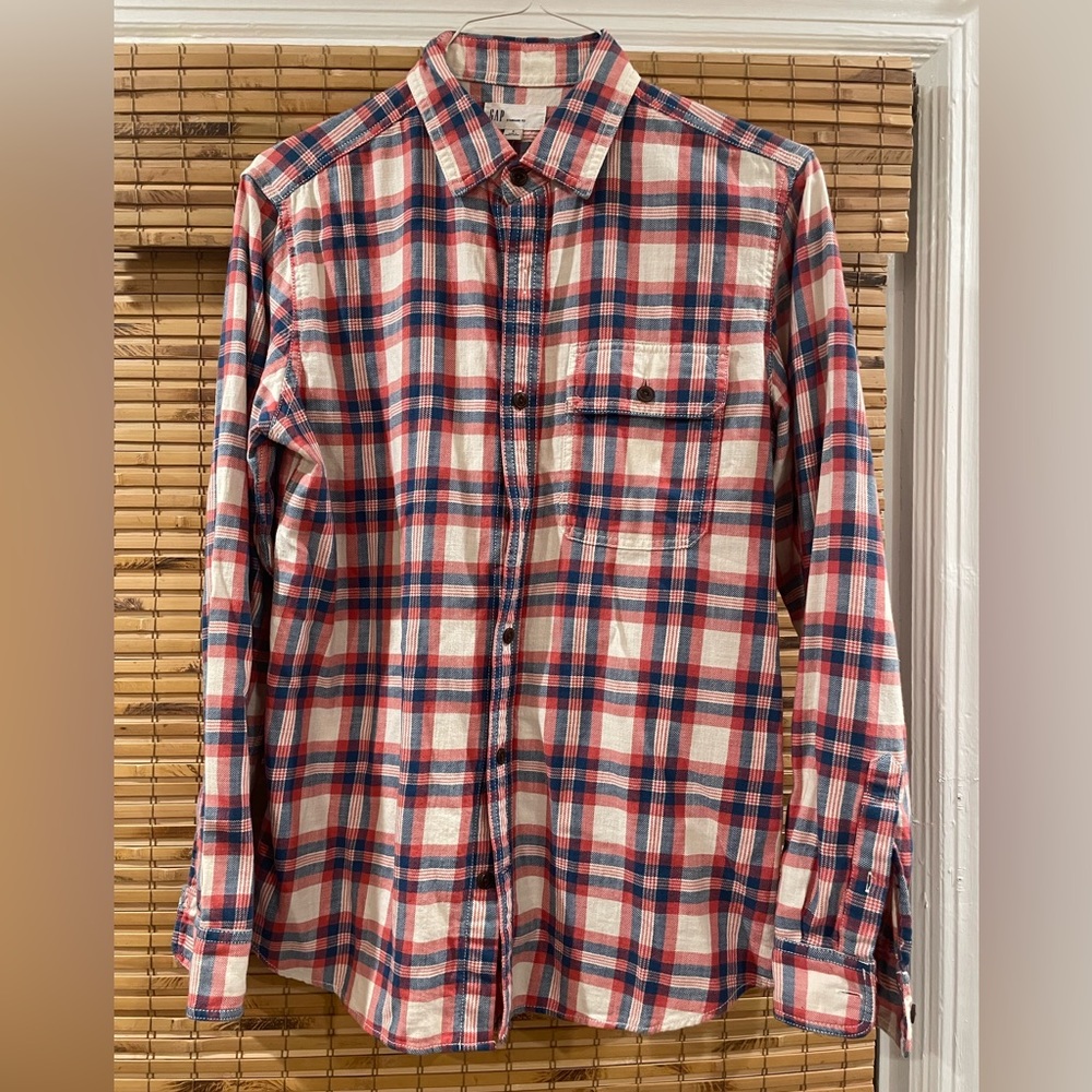 Gap Men’s button down shirt